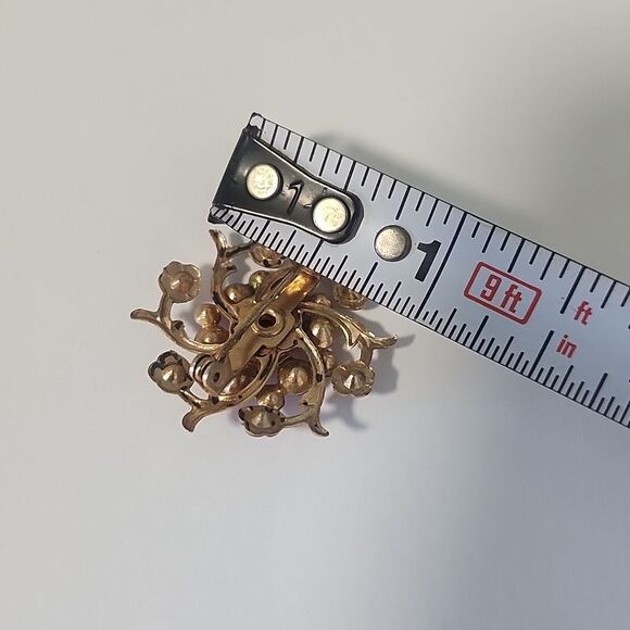 Vintage Gold Tone And Pink Brooch - Picture 4 of 4